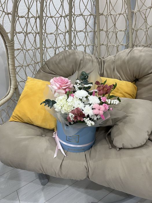 Букет в коробке 2500 тг