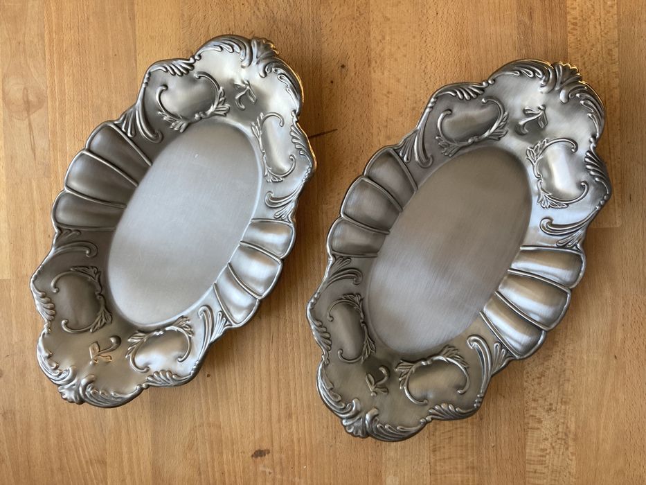 Комплект ретро метални чинии за сервиране на предястия