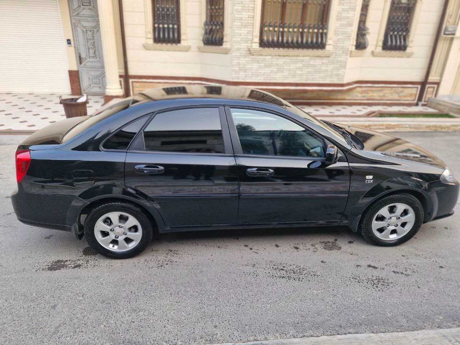 Gentra кора ранг/черный цвет 2024 год 3-позиция A/T