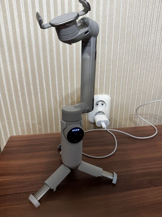 Стабилизатор Insta360 Flow