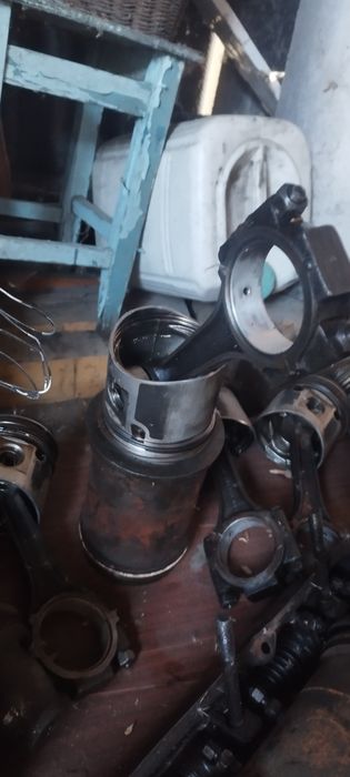 Поршневая зил в хорошем состоянии