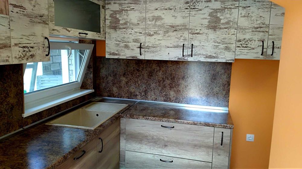 1850-Продава се двуетажна тухлена на гредоред къща в кв. "Житница"!