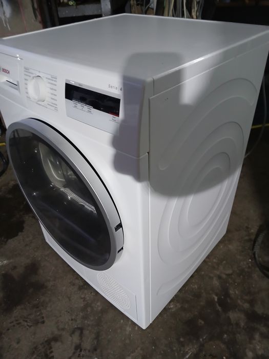 Сушилня термо помпа Bosch Serie 4