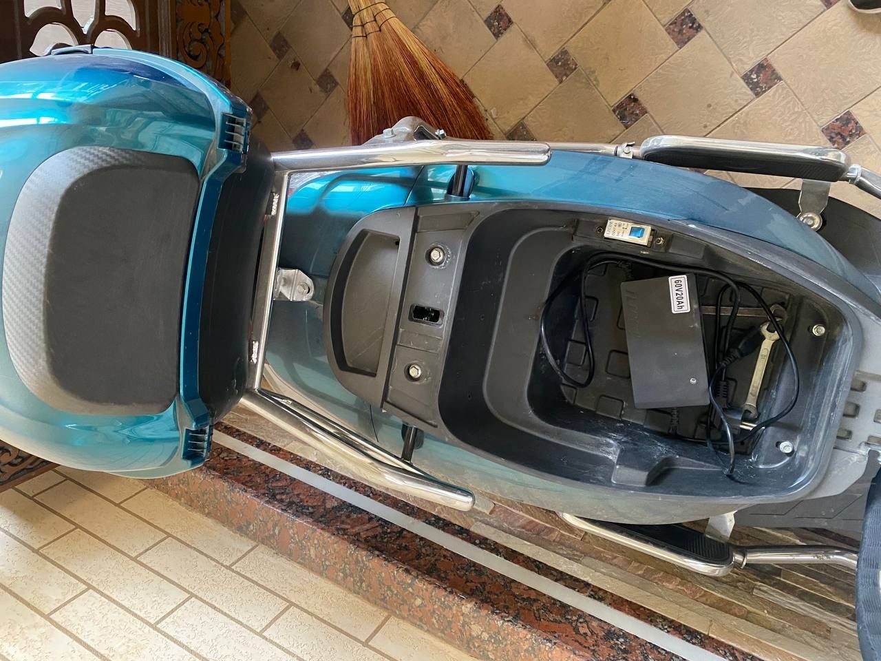 Elektro sukuter motobek