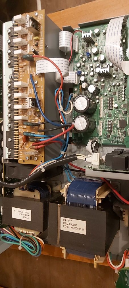 Vând amplificator multifuncțional de sistem TOA 2215