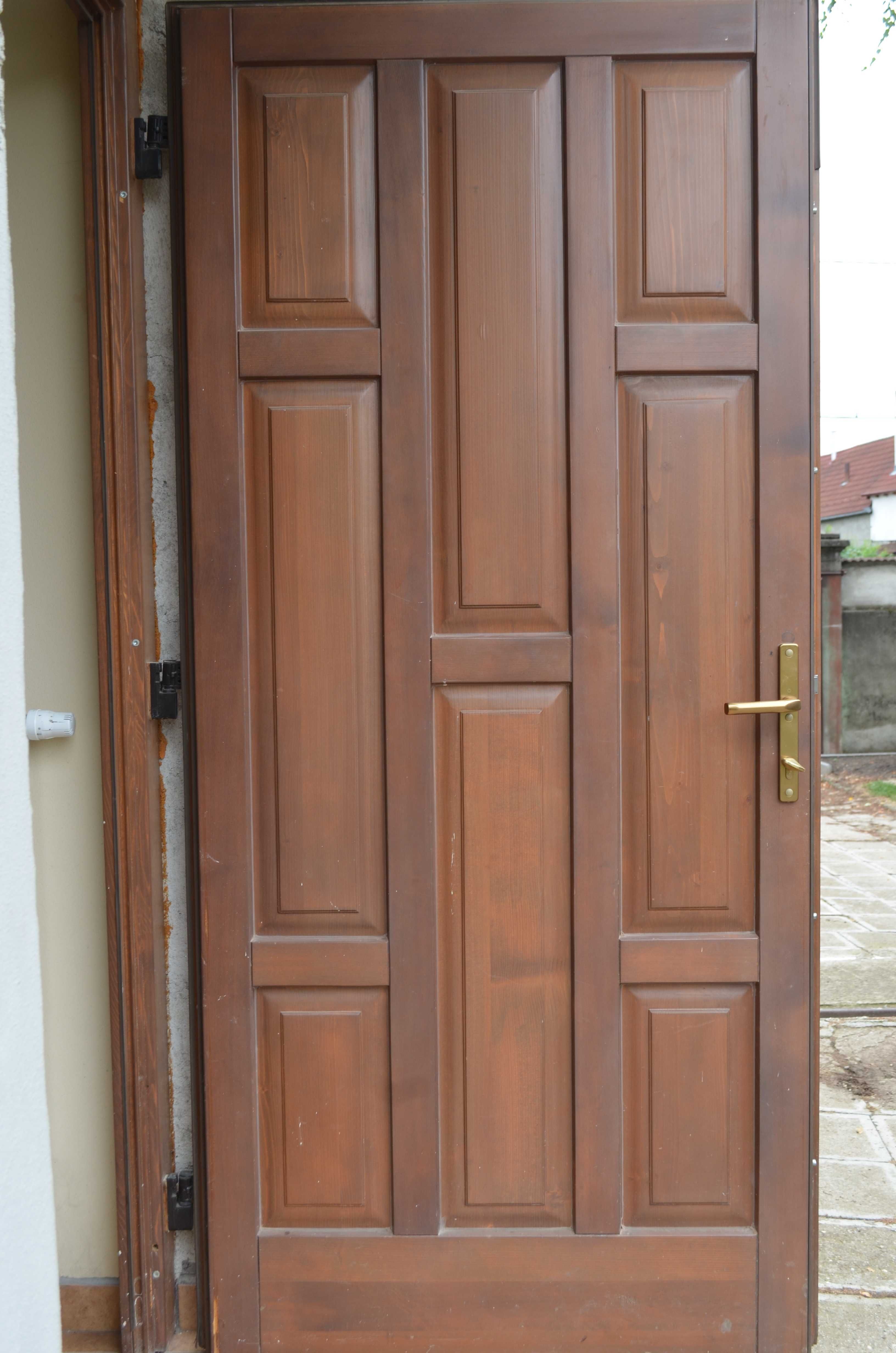 Ușă interior/exterior din lemn stratificat