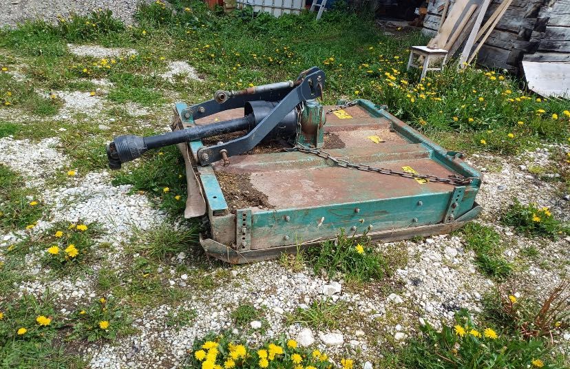 Tocator vegetal pentru tractor