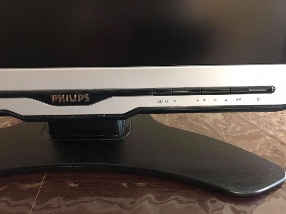 Монитор Philips 19 инча