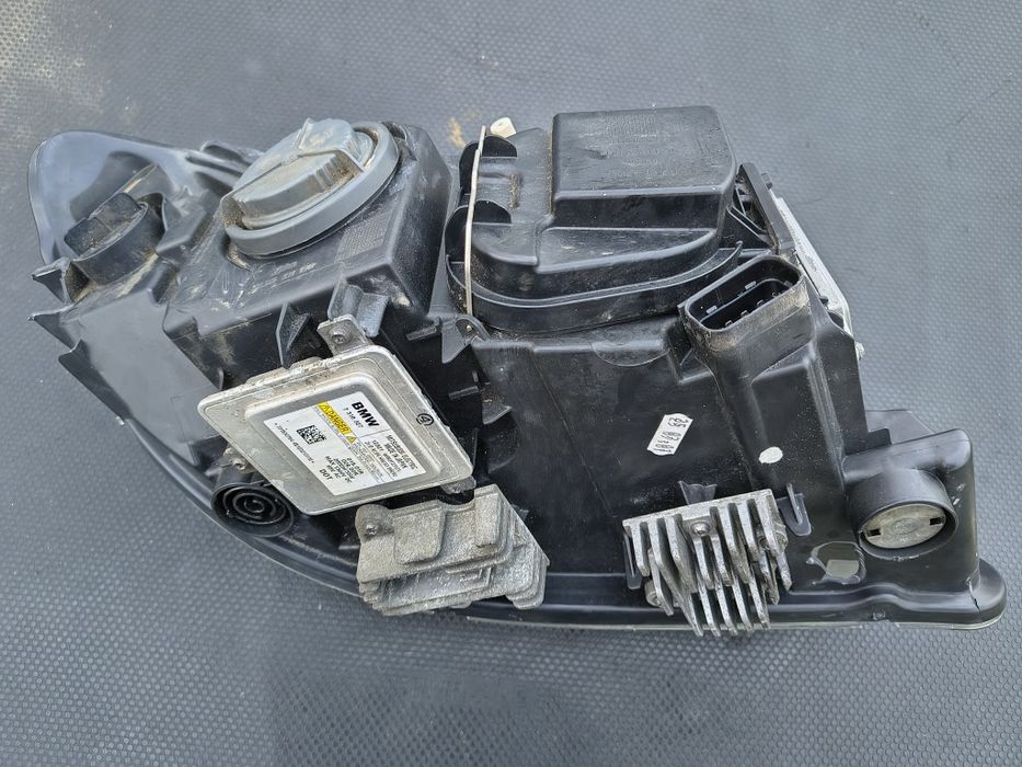 Far stânga BMW X1 E84 FACELIFT LCI 2012-2015 Bi-Xenon