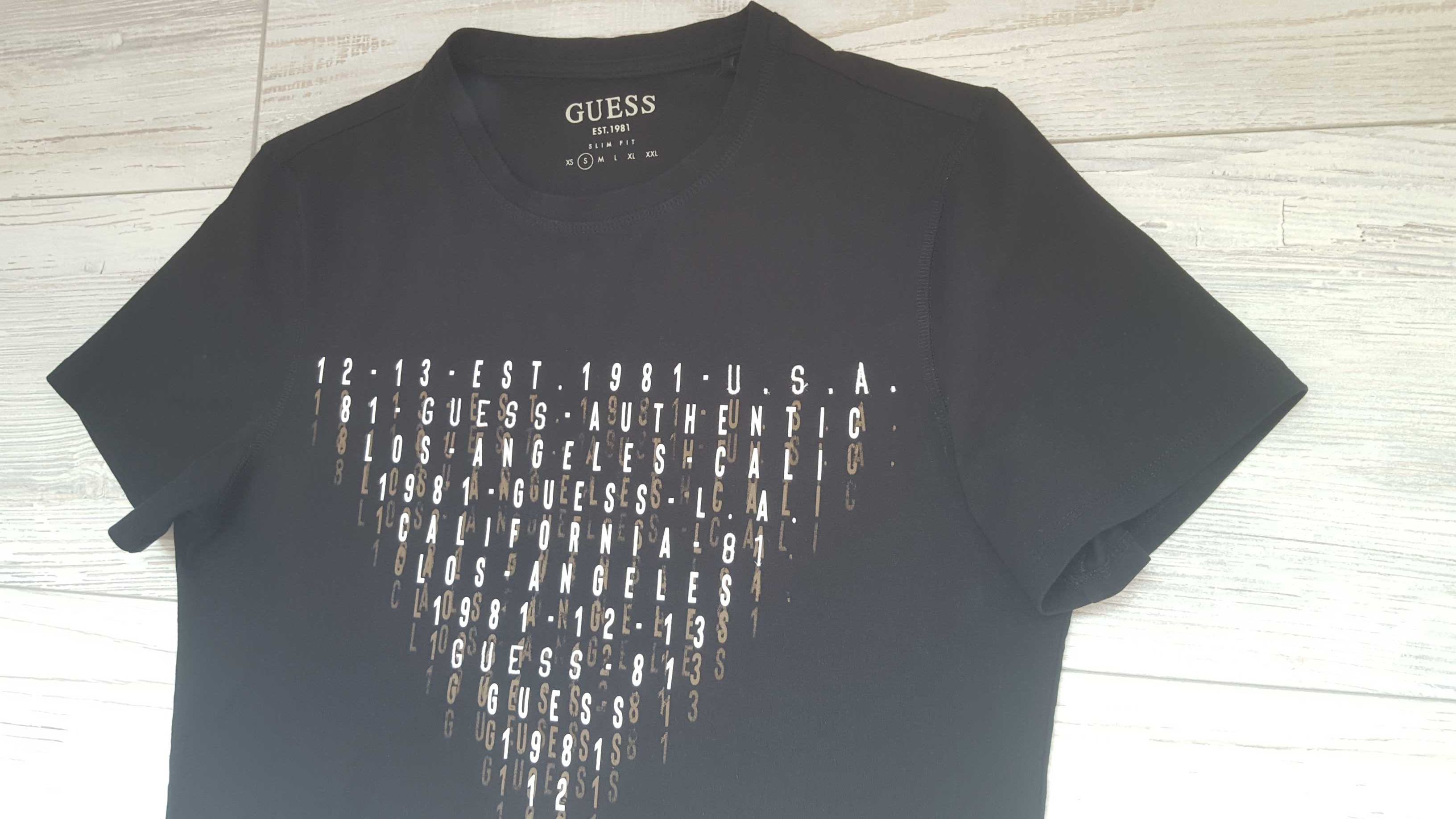 Мъжка черна тениска GUESS SLIM FIT размер S