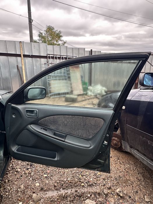 Toyota Avensis T22 4A-FE 1.6 бензин седан на части