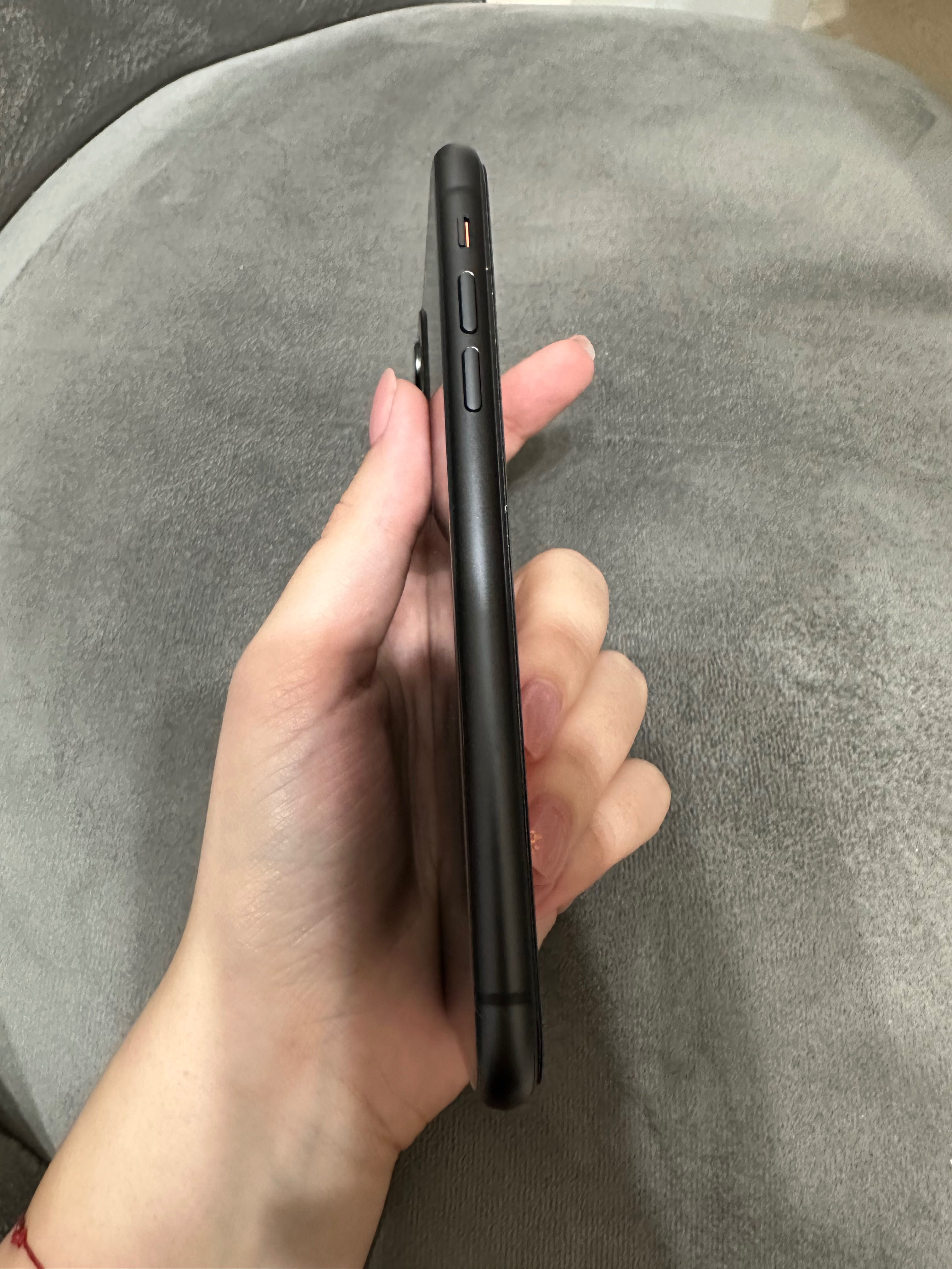 Iphone 11 black 64gb чисто нов в гаранция