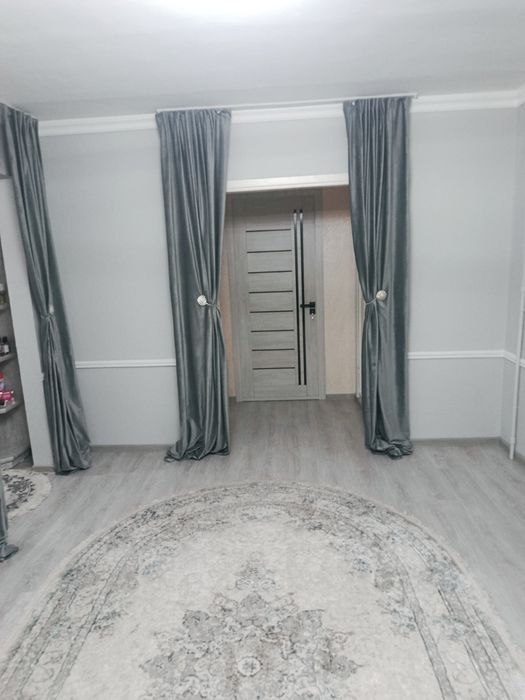 Срочно продаётся 3/3/5 ,Балкон 2на6, Ул.Корасу,ор-р Парвоз ресторан, Д