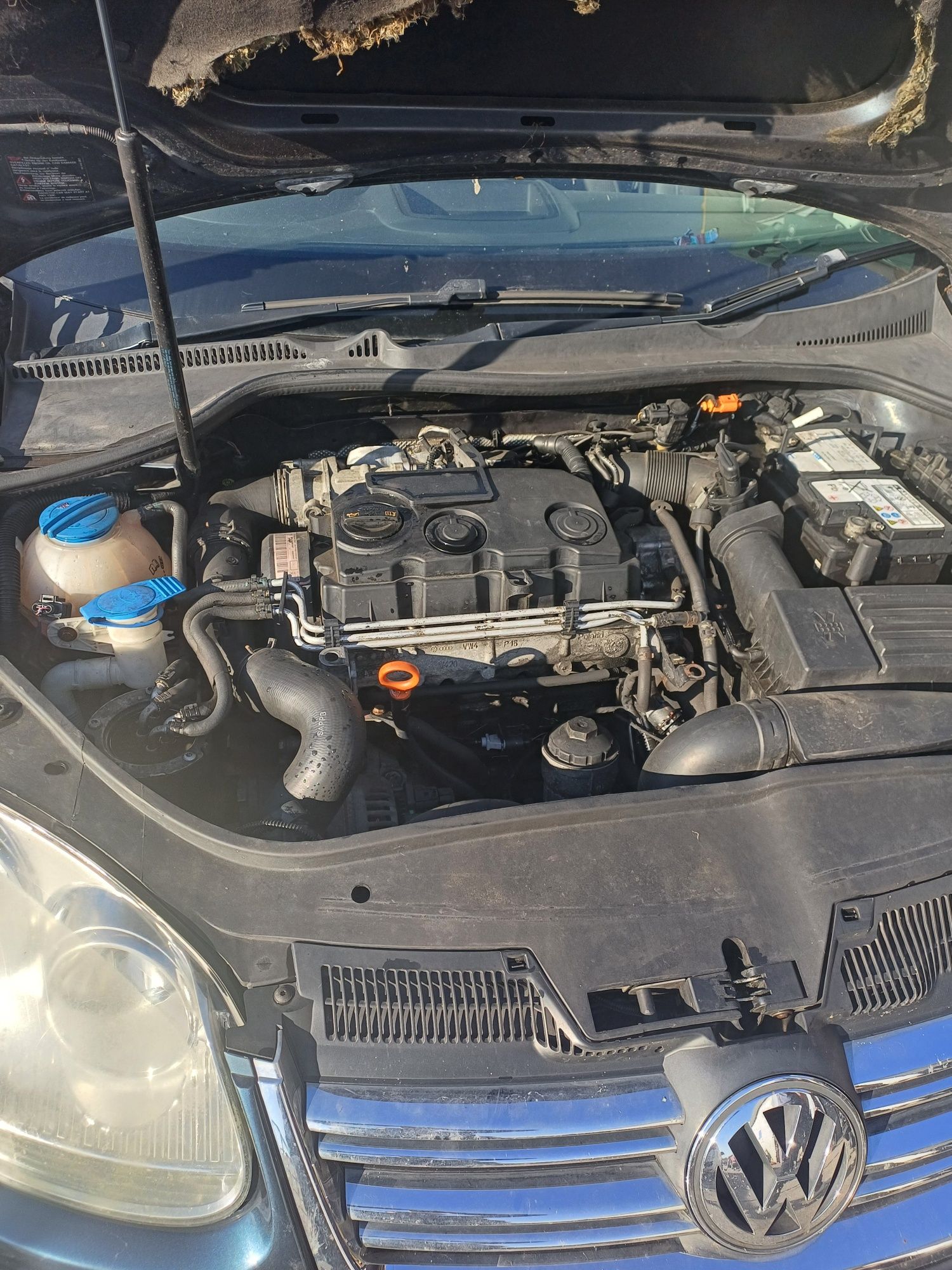 Dezmembrez Golf 5 break 19 BLS 105 CP  CUTIE Automata KHM Culoare LC5F