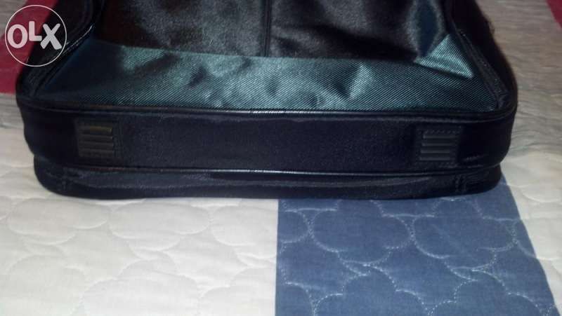 Нова чанта за лаптоп Targus