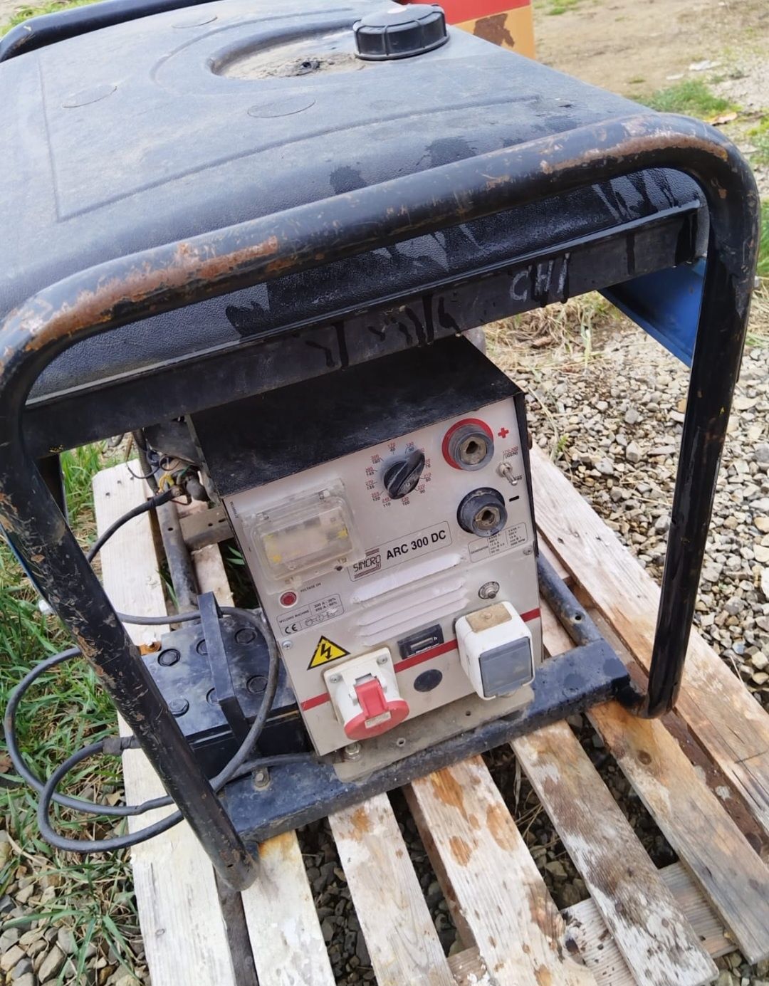 Generator cu aparat de sudură