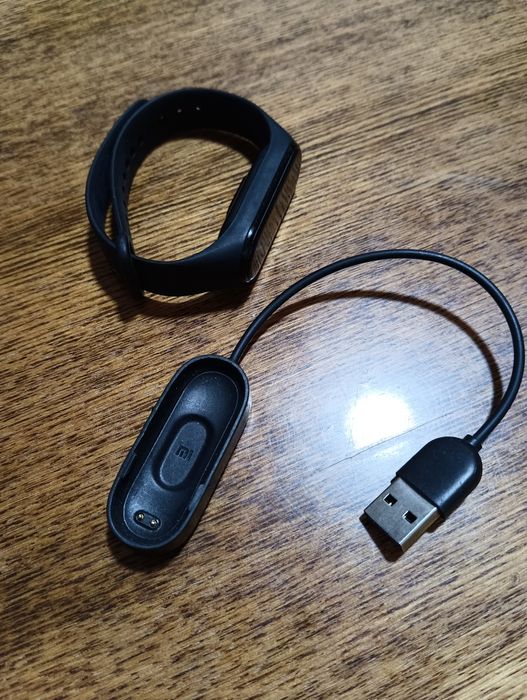 Продам ремешок для Xiaomi band 4