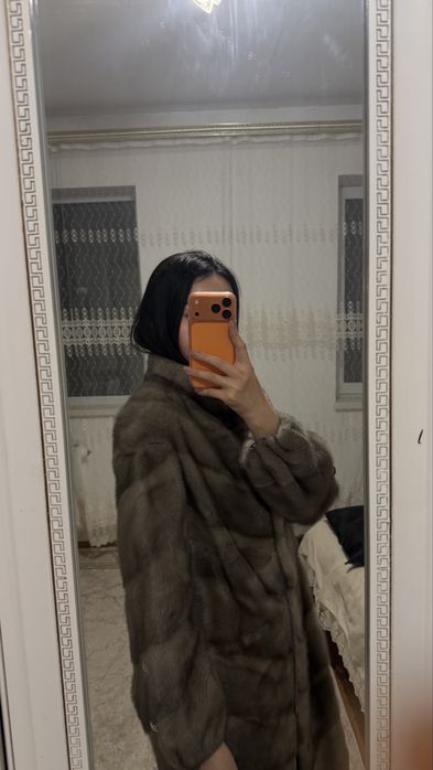 Продаю натуральную шубу цвета графит