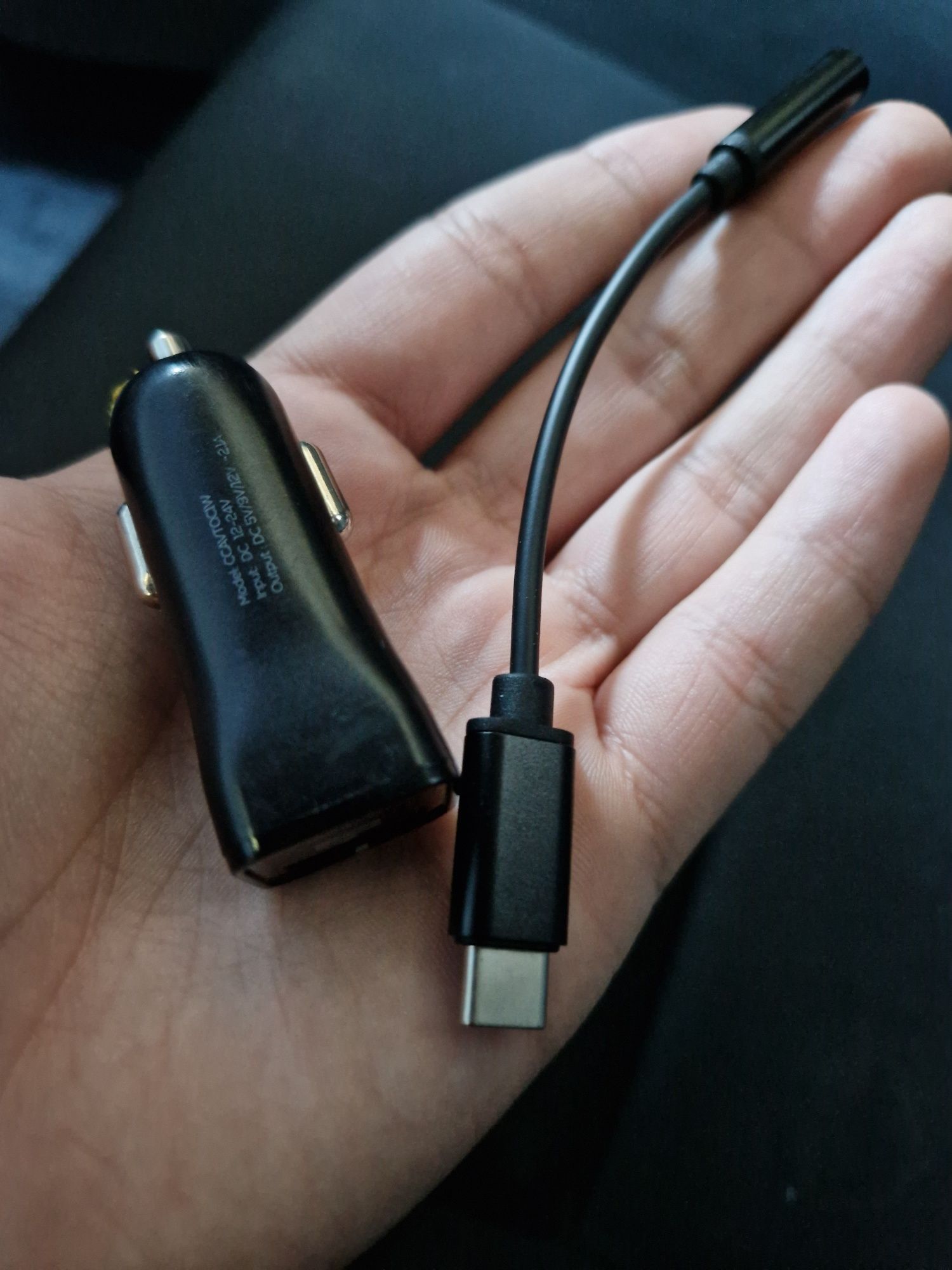 Adaptor audio + încărcător fast fu un singur slot de usb