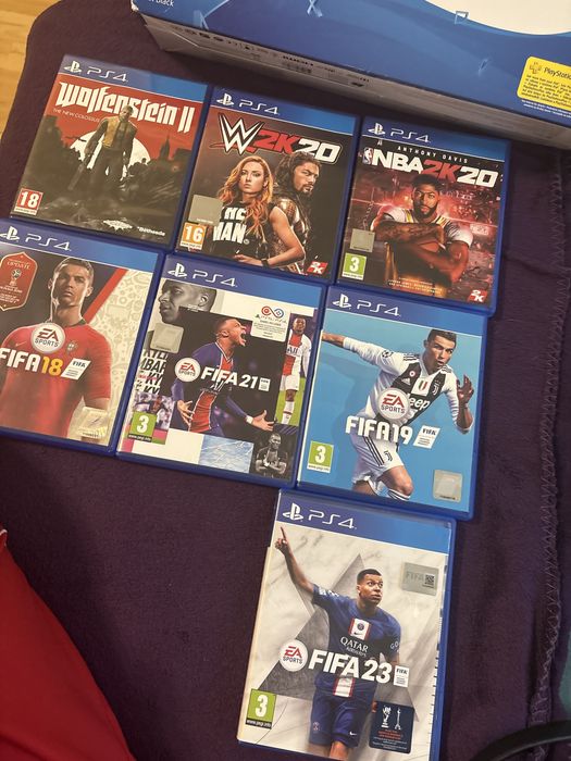 Ps4,7 jocuri, cablu HDMI,cablu de alimentare,2 manete