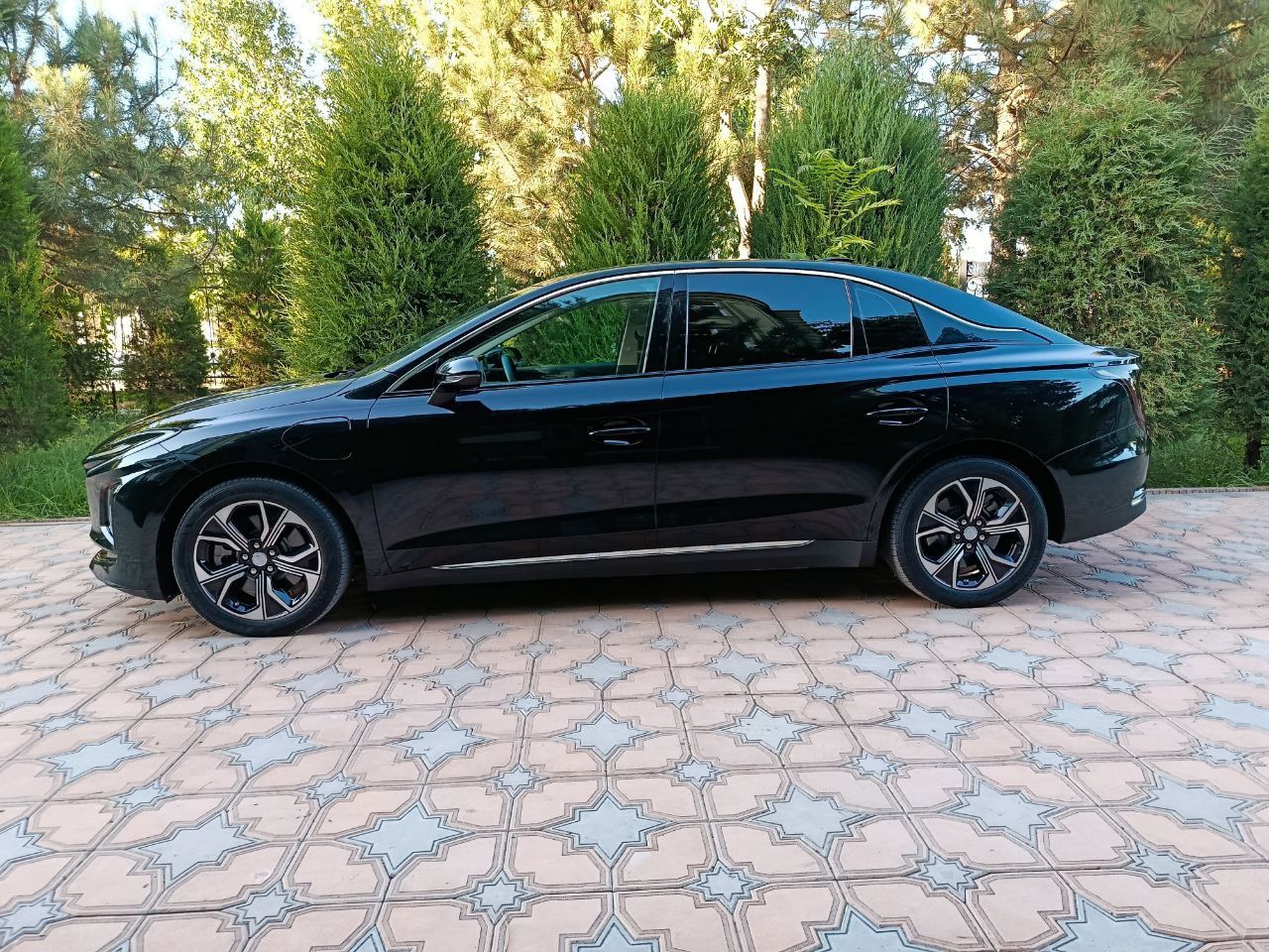 Honqi EQ-M5 2024! 450 km li. Rasmiy salondan olingan