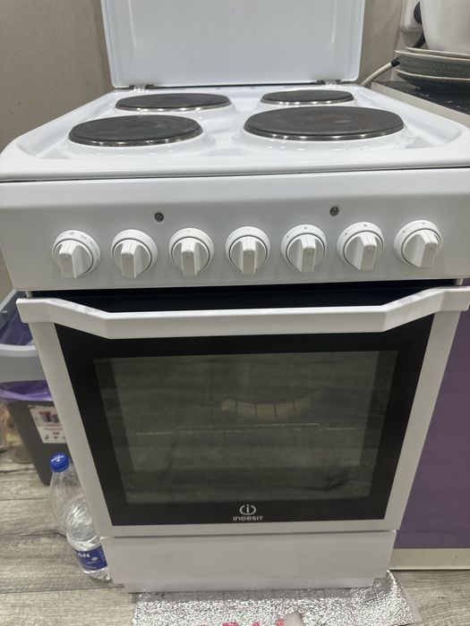 Продам плиту indesit