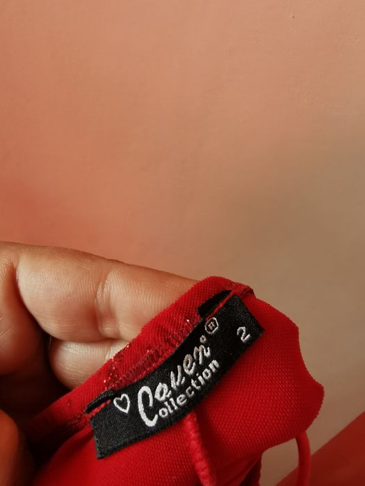 Червена официална рокля