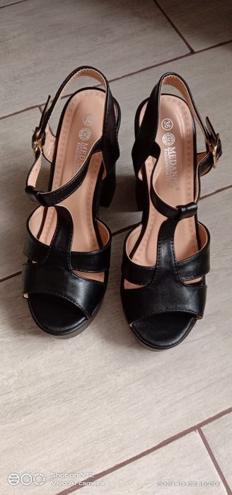 Новые  босоножки