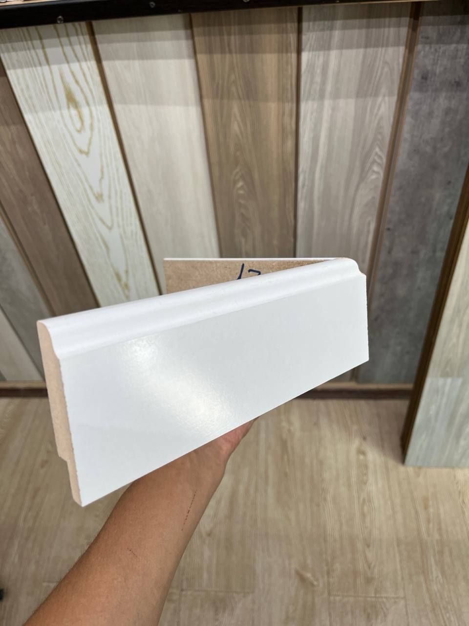 Plintus Alyumin profil, MDF, Laminat, Plastik, Алюмин, Polyuretan