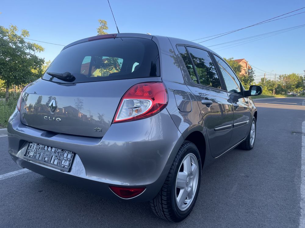 Renault clio 1.5 DCI 2011 5 usi 181.000 km euro5 consum 4% TOP