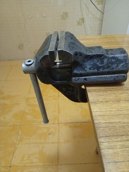 Тискиски слесарные