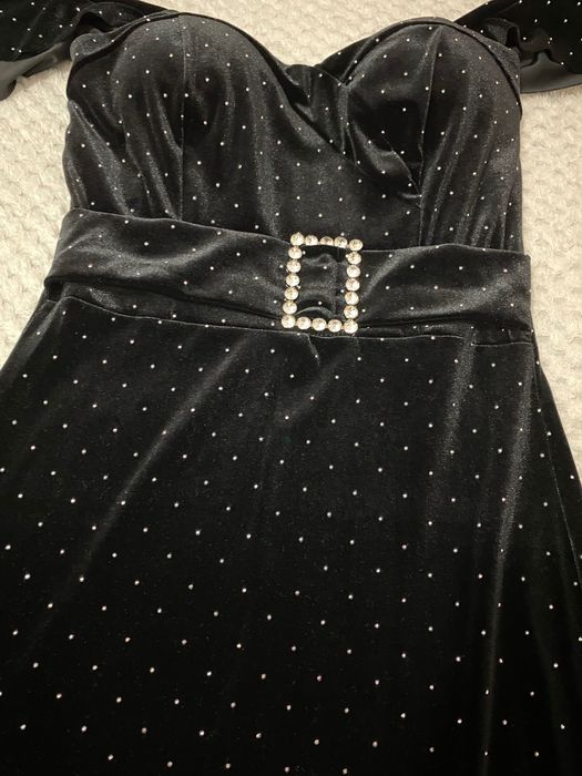 Черна вечерна рокля