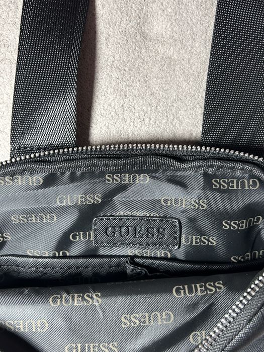 барсетка GUESS.  .