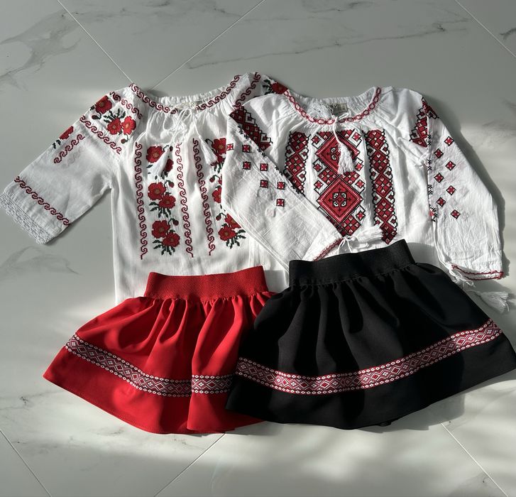 Ie si fustite traditionale pentru fetite.