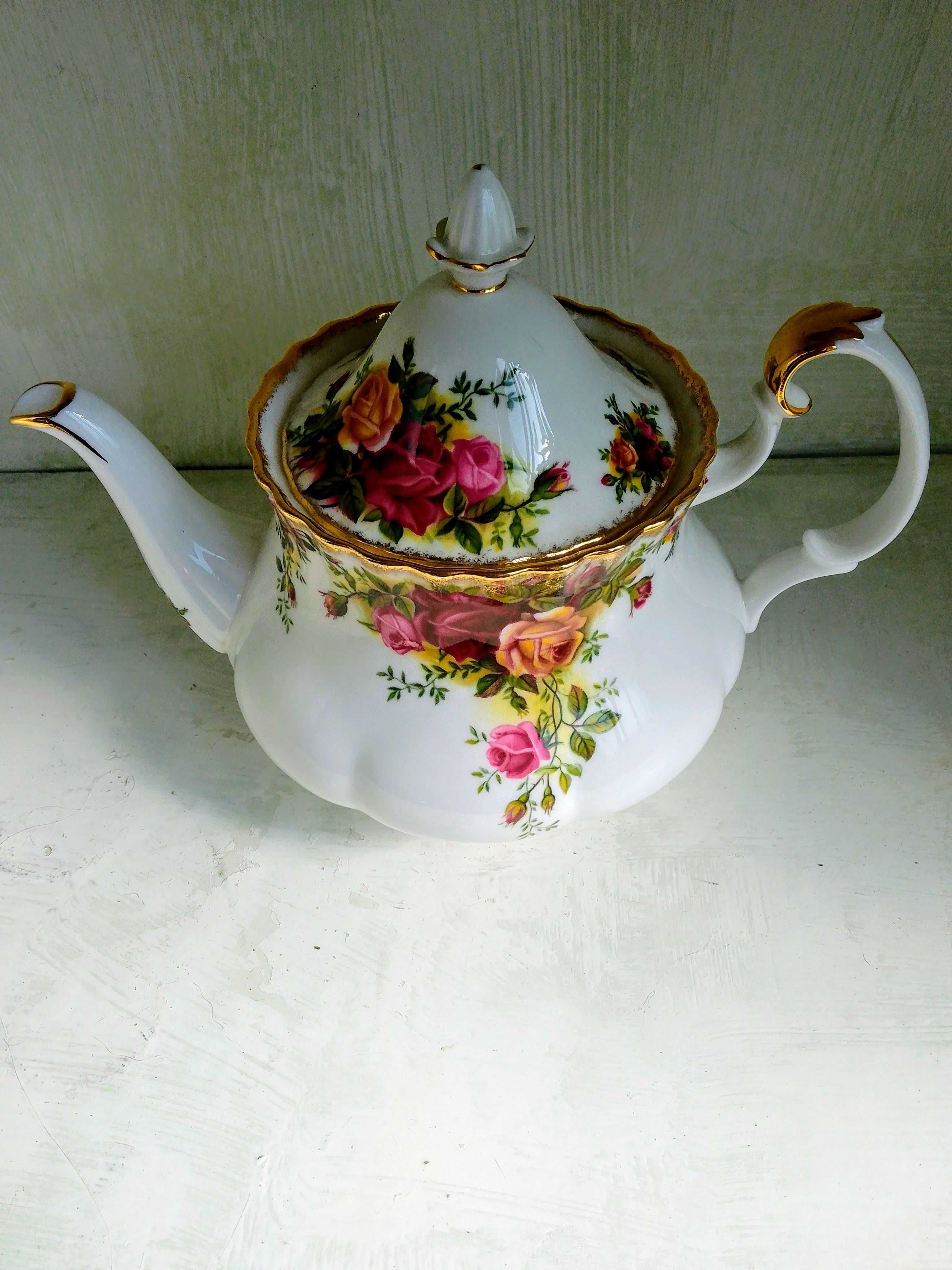 Royal Albert, кралски порцелан чайник