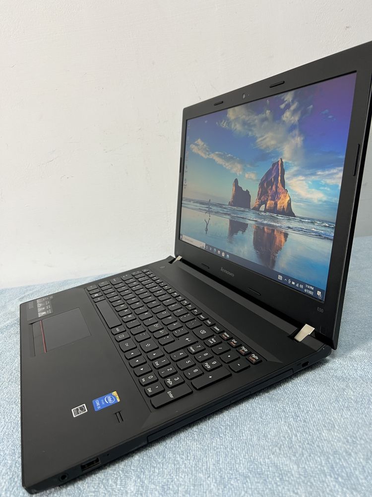 UltraSlim Lenovo B50 -15,6 HD -Core i5 5200U -8GB Ram - 500 GB-Windows