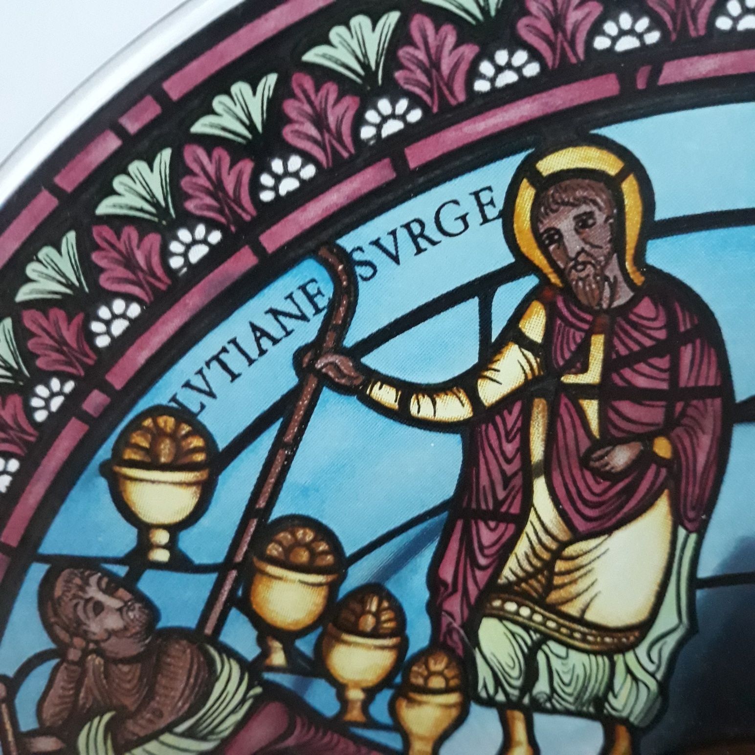 2 farfurii decorative cu tema religioasa din sticla groasa anii 50