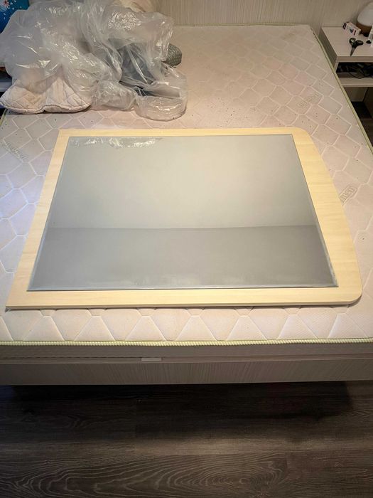 Oglinda noua, mare cu ramă deschisă, modernă. 109x86 aprox.