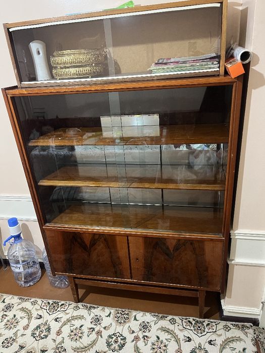 Продаётся шкаф и книжная полка