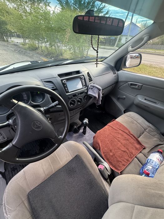 Тайота хайлюкс .