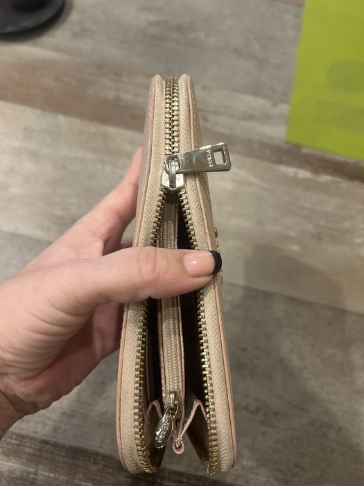 Furla цвят пудра голямо