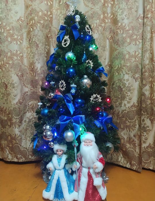 Продам ёлочку б/у