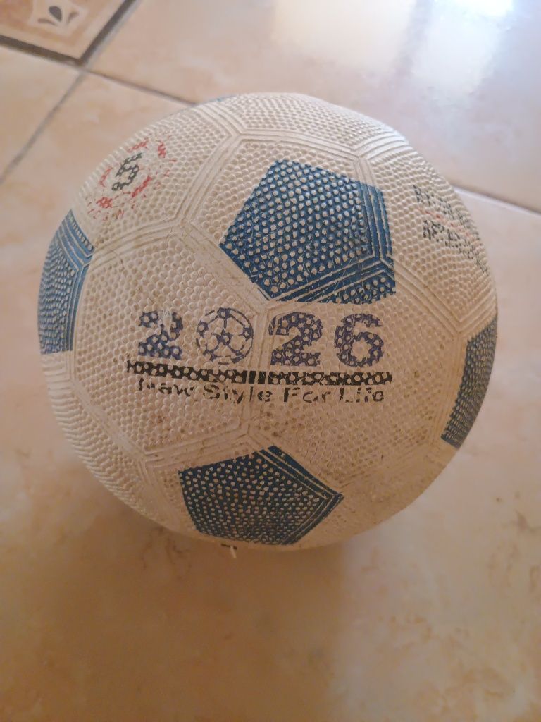 Vând minge de fotbal 2026