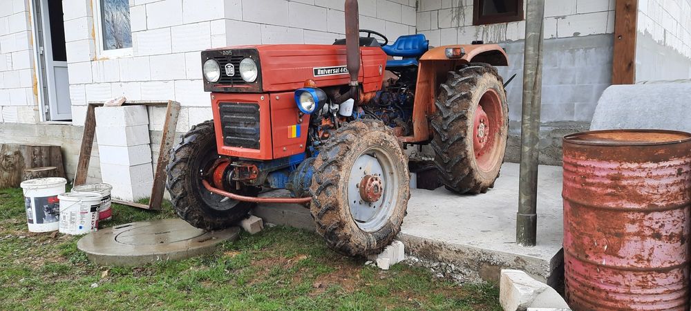 Vând tractor UTB 445DT  4x4 cu sau fără încărcător frontal
