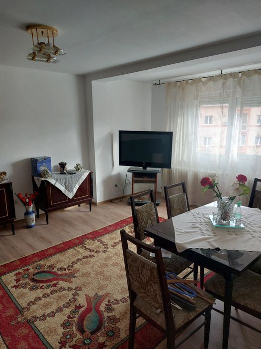 Vând apartament 2 camere