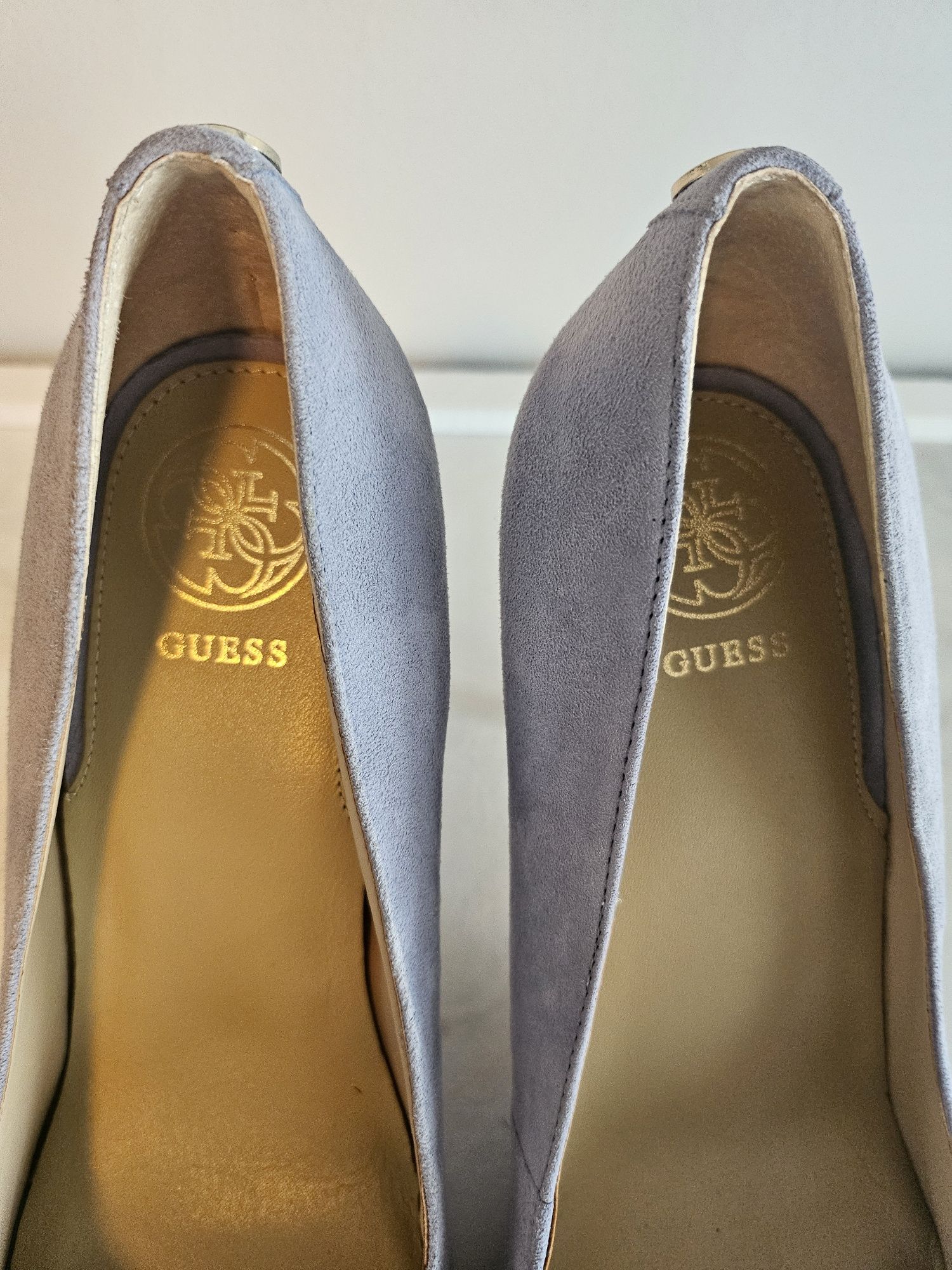 Обувки на ток "Guess"