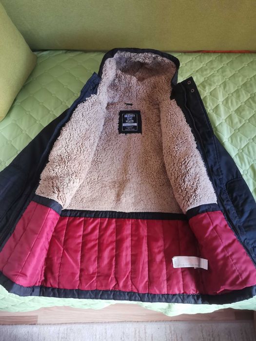 Продавам зимно яке за момче