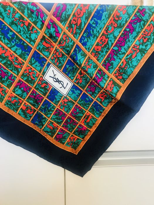 Esarfa YvesSaintLaurent autentica