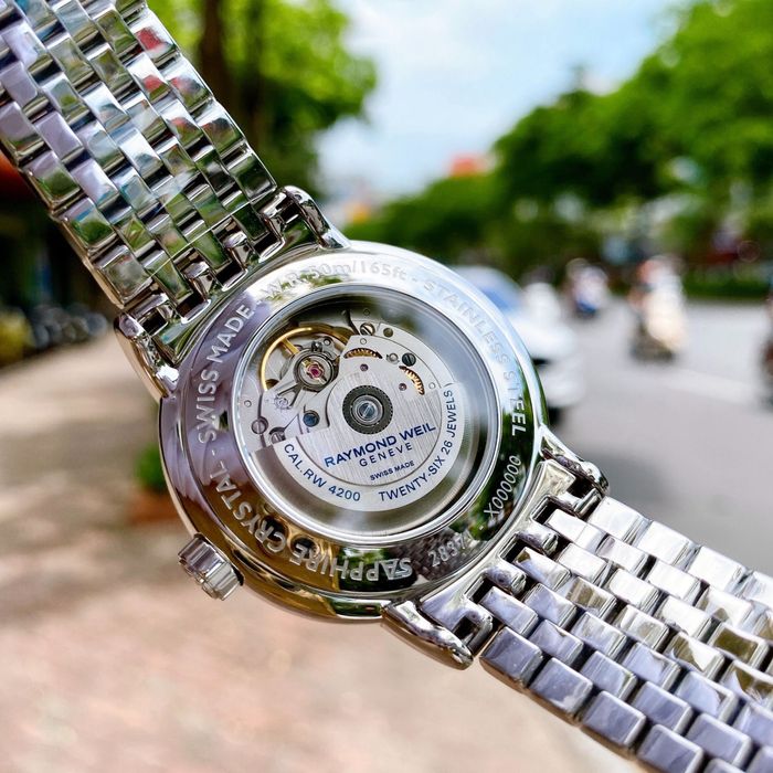 Швейцарские часы Raymond Weil