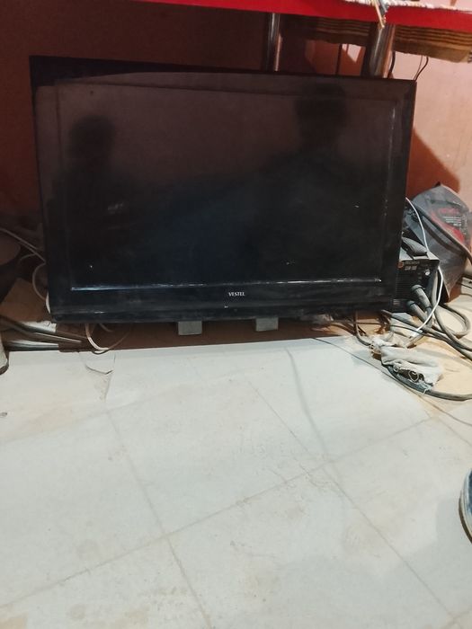 Продам телевизор нет пульта на запчасти